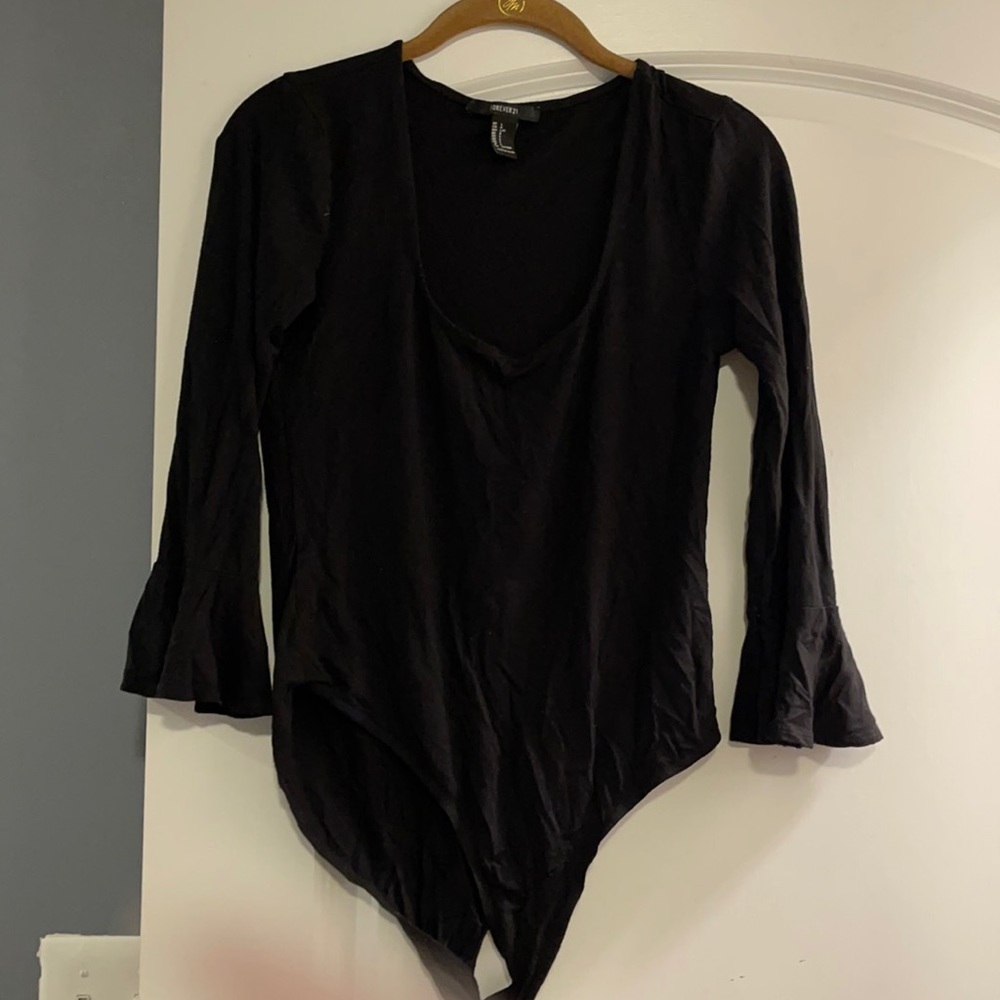 Forever 21 black v neck Ruffle sleeve bodysuit large